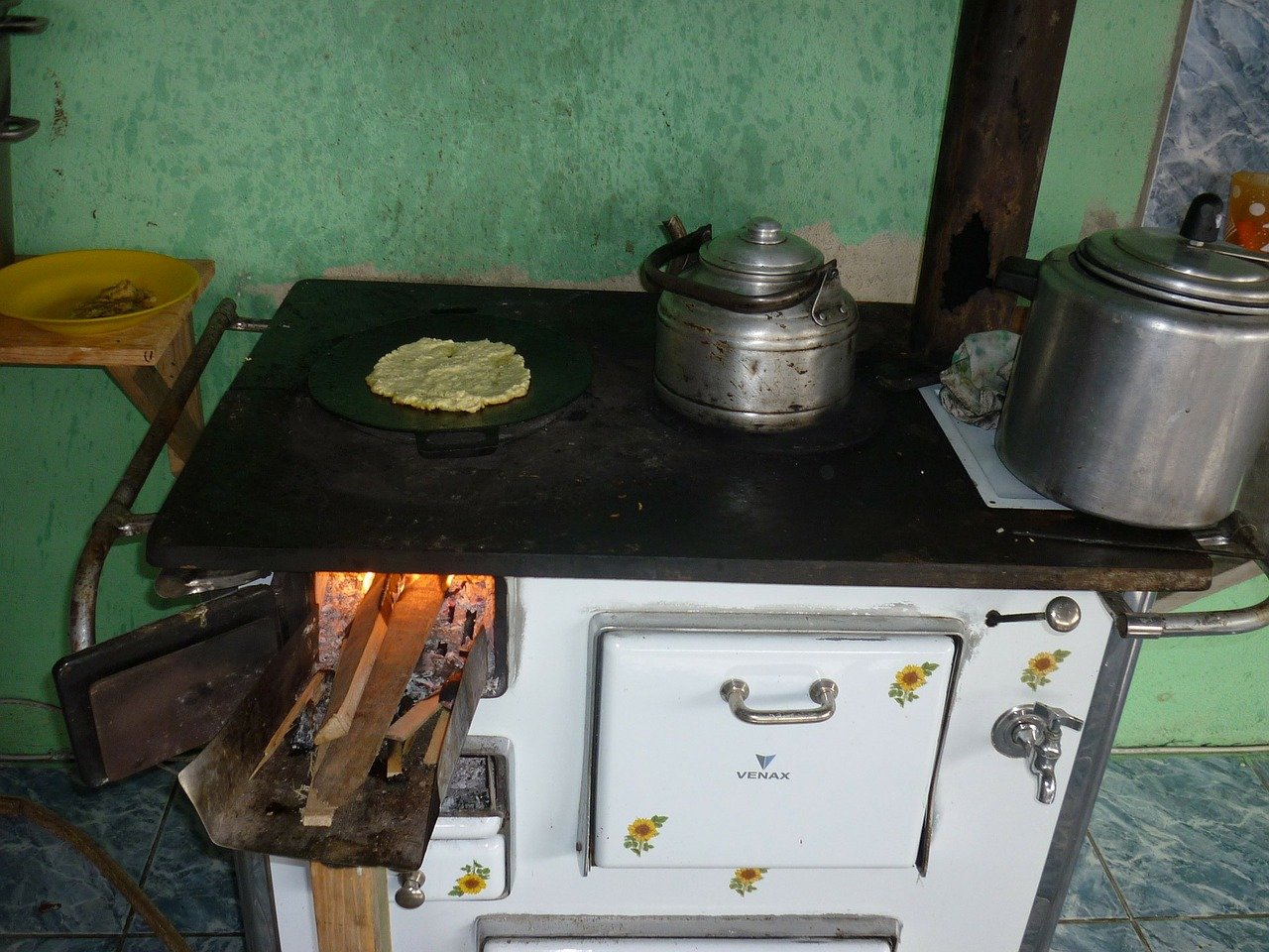 wood-stove-72713_1280